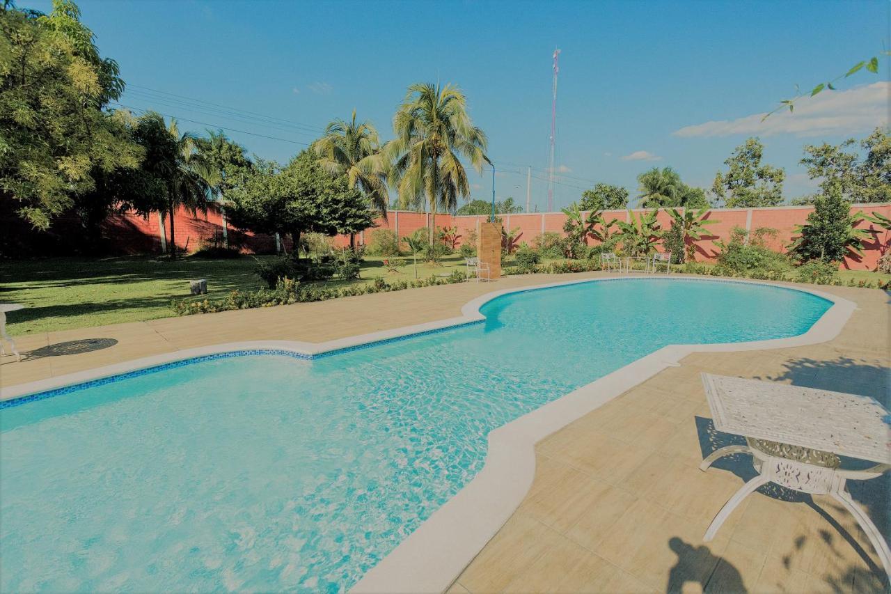 Rancho Guacamayos Hotel & Restaurantes Bonao Екстериор снимка