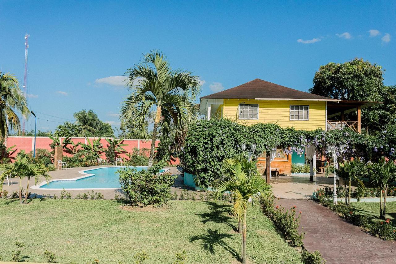 Rancho Guacamayos Hotel & Restaurantes Bonao Екстериор снимка