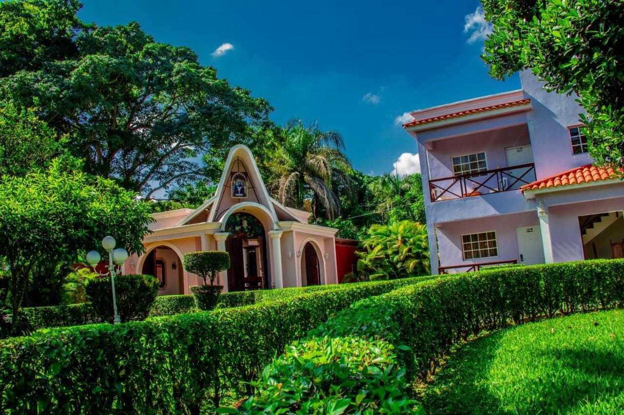 Rancho Guacamayos Hotel & Restaurantes Bonao Екстериор снимка