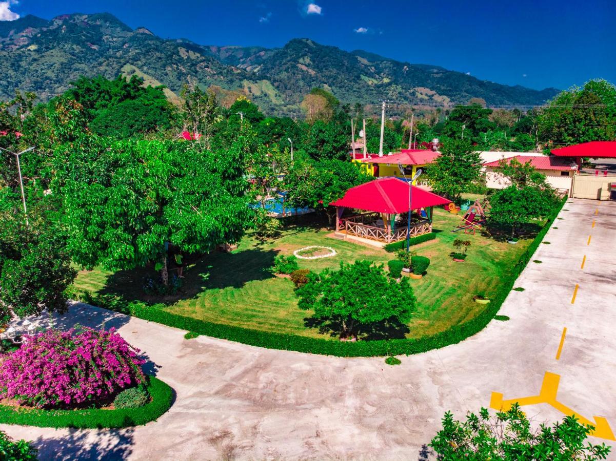 Rancho Guacamayos Hotel & Restaurantes Bonao Екстериор снимка